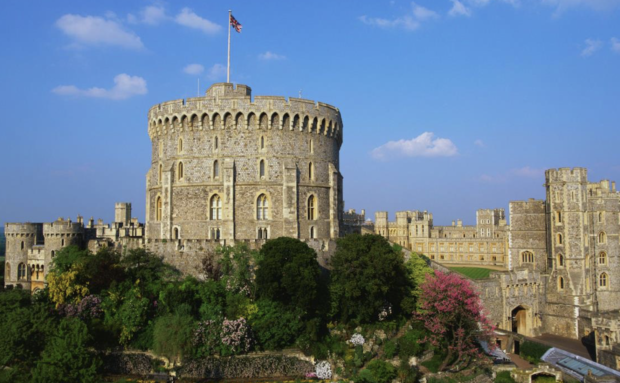 Tour Windsor Castle – The Queen’s Favorite Home